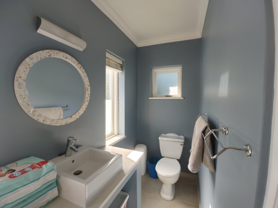 To Let 3 Bedroom Property for Rent in Noordhaven Western Cape